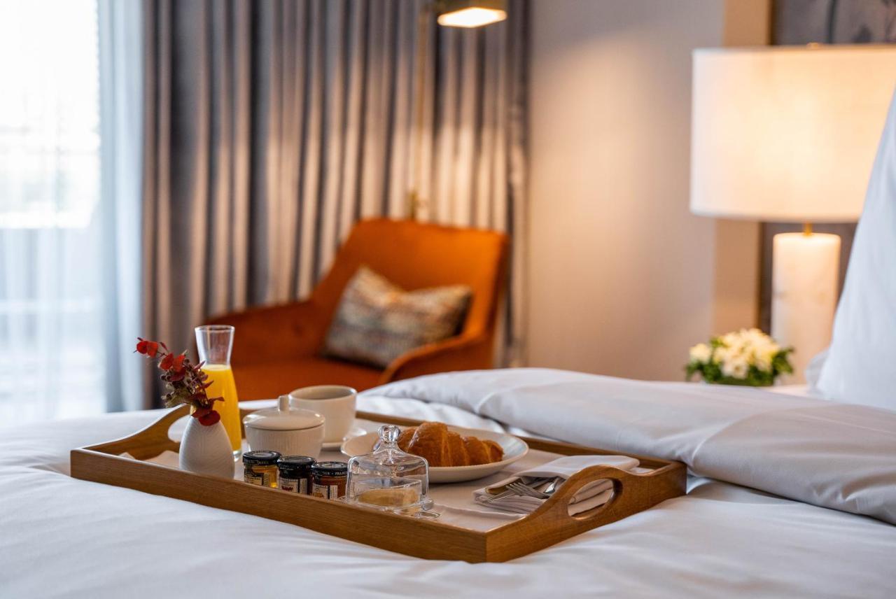 Jareed Hotel Ер-Ріяд Екстер'єр фото Room service